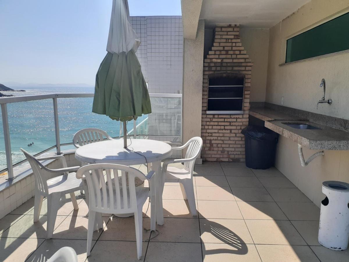 Apartamento Pé na Areia com Vista Mar, 2 Quartos e Lazer Completo! - Bed and Breakfast Arraial do Cabo