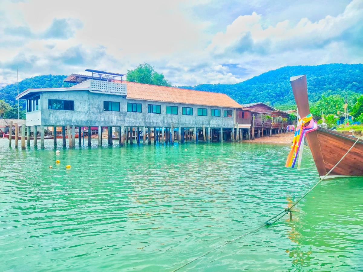 Poohry Seaview - Bed and Breakfast