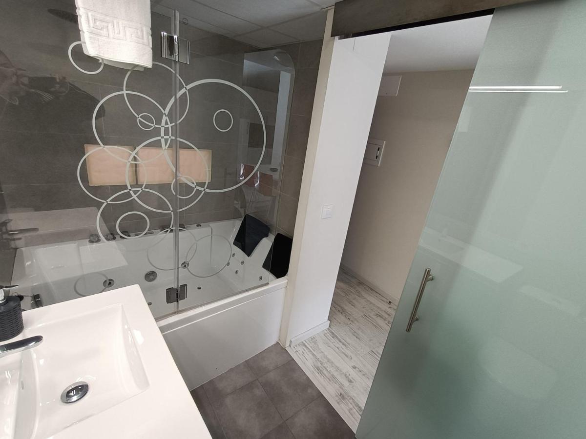 Deluxe Suite mit Whirlpool-Badewanne