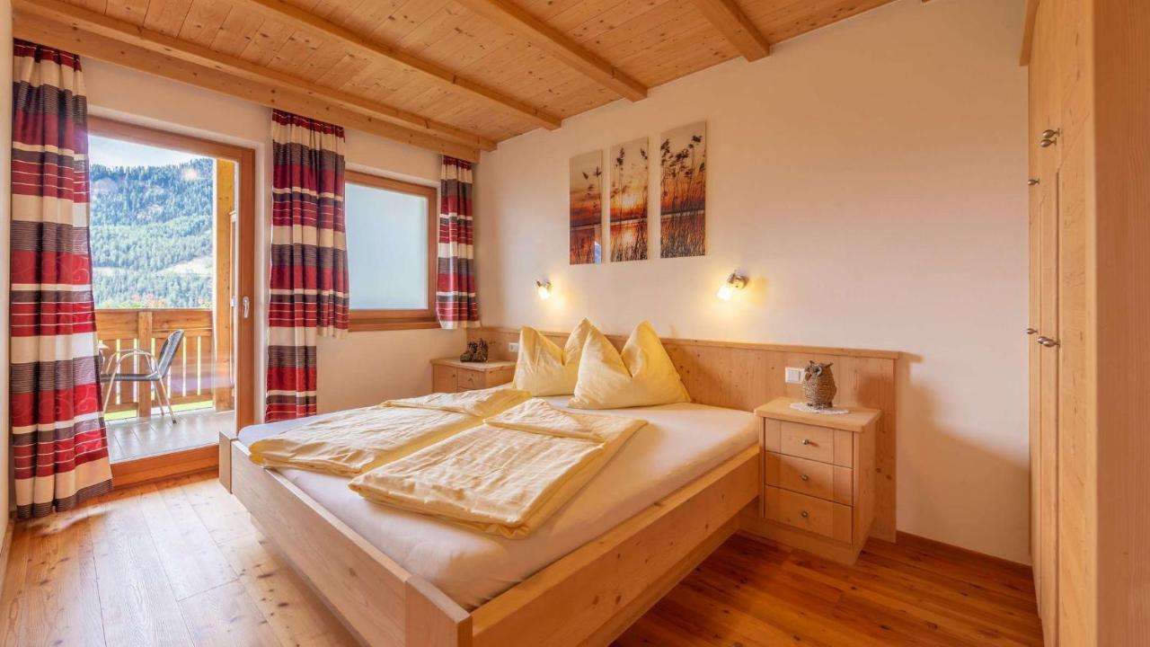 Apartment mit Balkon