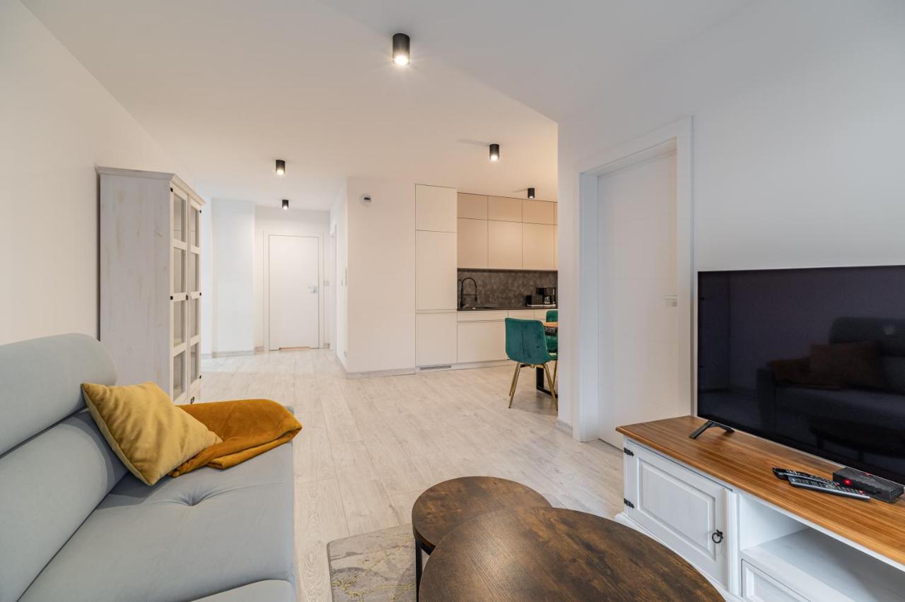 Horyzont Apartamenty-ANTON-Piękny apartament blisko centrum, dwie sypialnie, prywatny garaż - Chambres d'hôtes Kołobrzeg