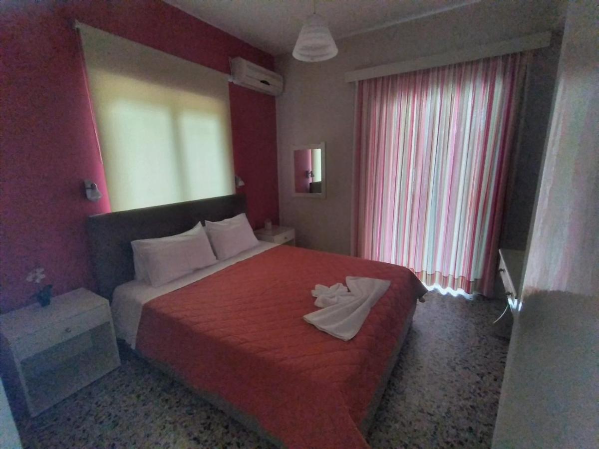 Studio (2 Adults)