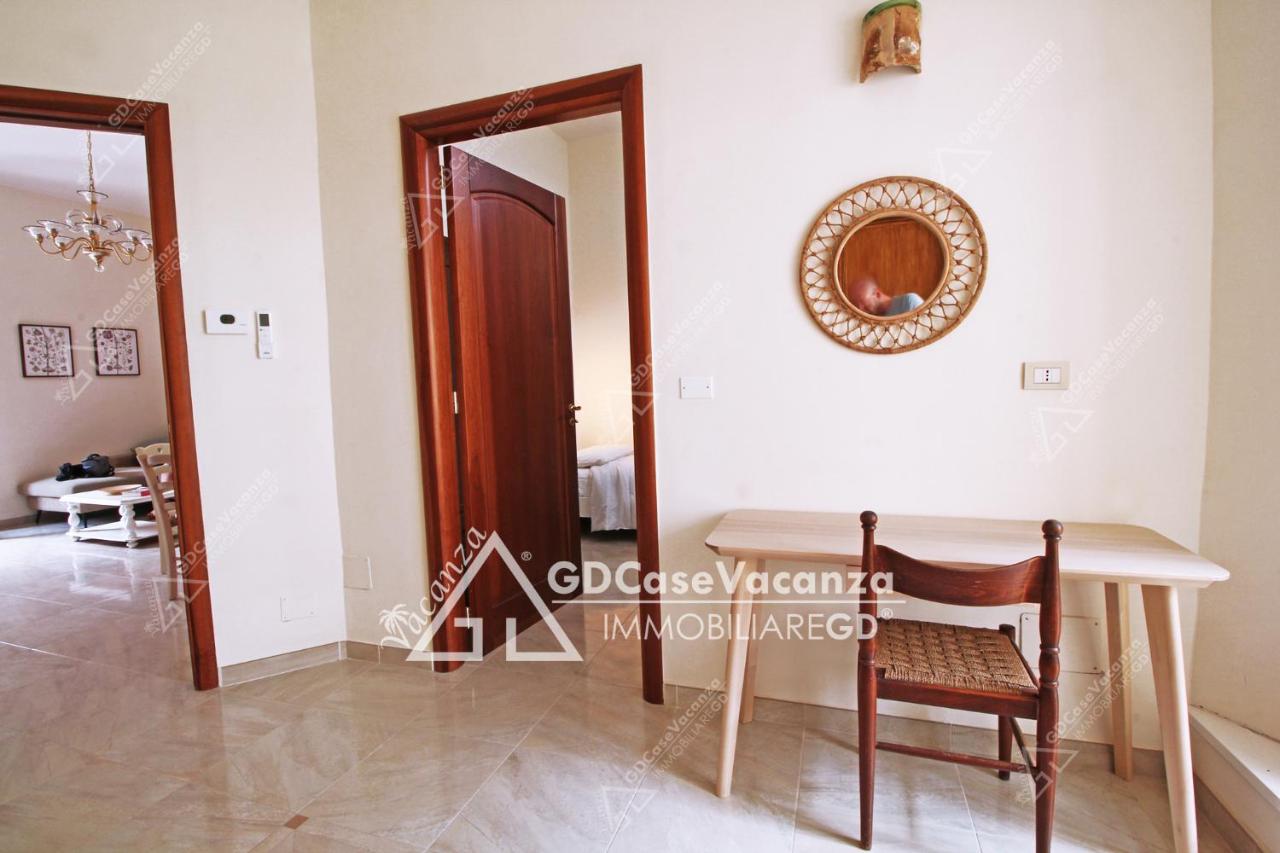 Apartamento de 2 dormitorios con balcón