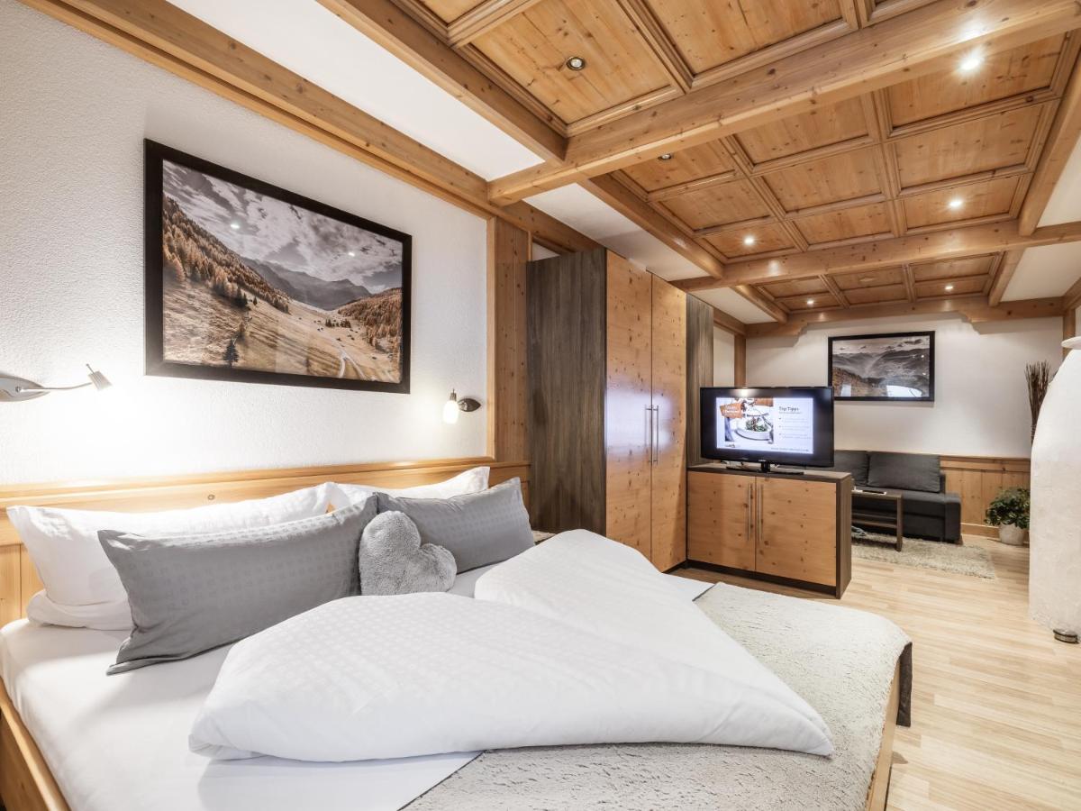 Four-Bedroom Apartment with Terrace