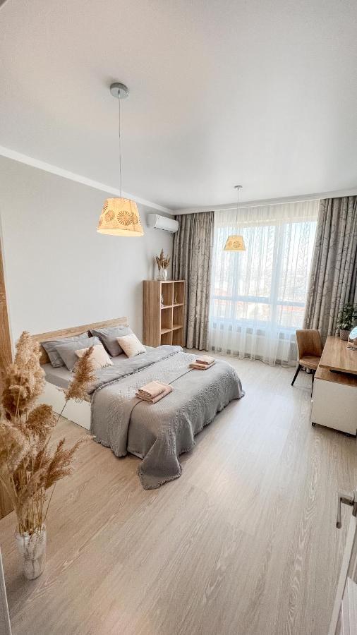 ЛЮКС Апартаменты в ЖК Аль-Фараби 16 этаж - B&B