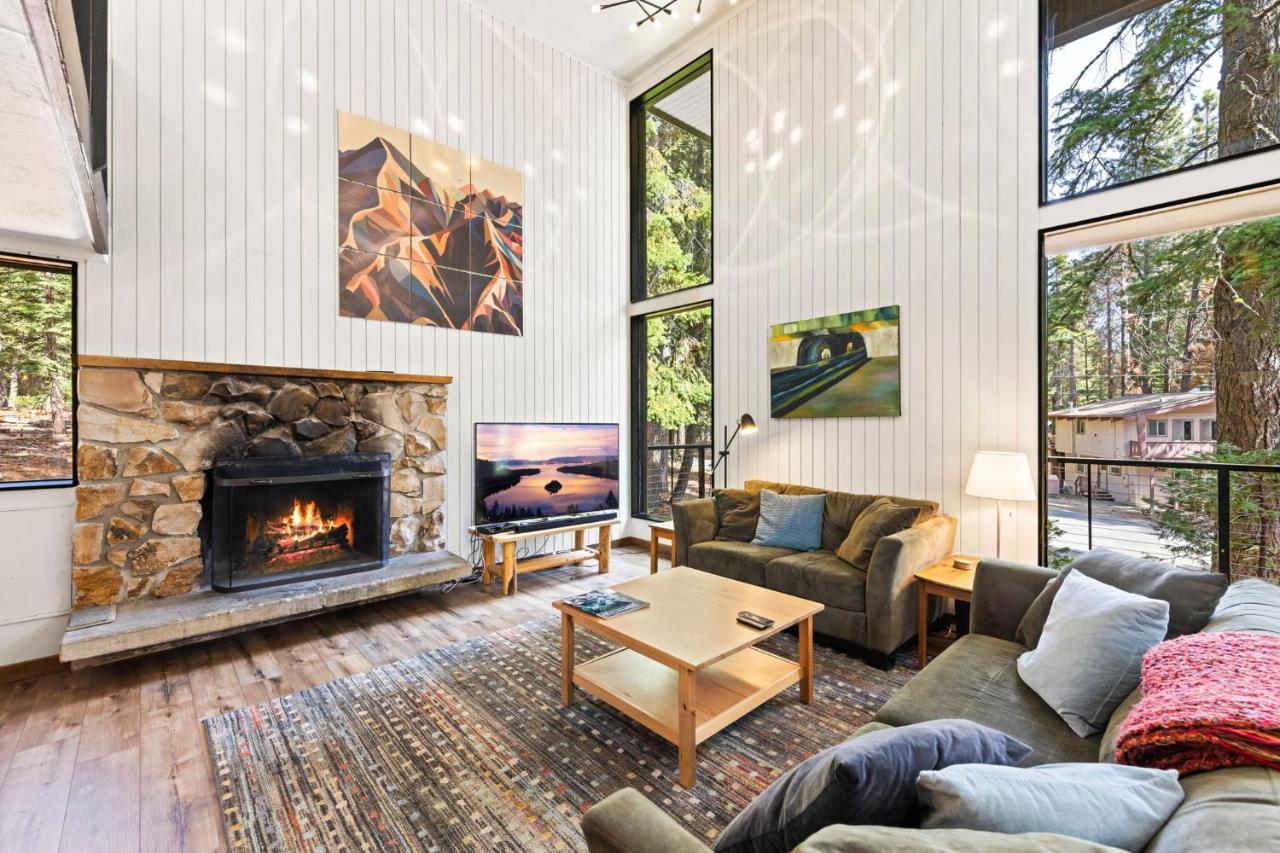 Ellis Peak Retreat - Hot Tub, Wood Fireplace, Close to Tahoe City & Dining - Chambres d'hôtes Tahoe City