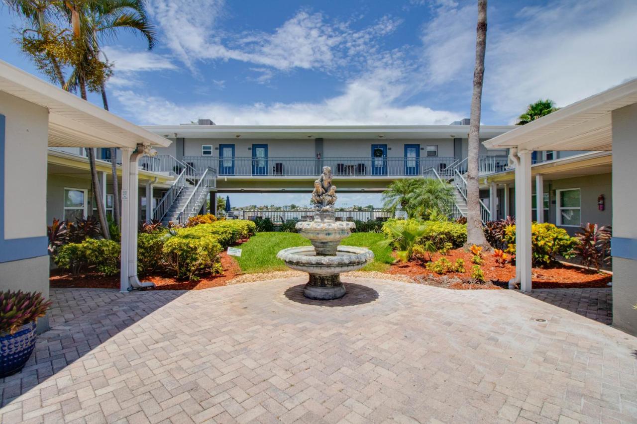 107-Waterfront-Walk to beach-Lovely - Ferienwohnung St. Pete Beach