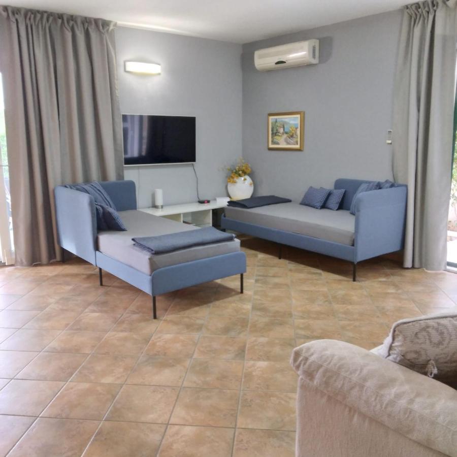Apartment mit 2 Schlafzimmern und Poolblick