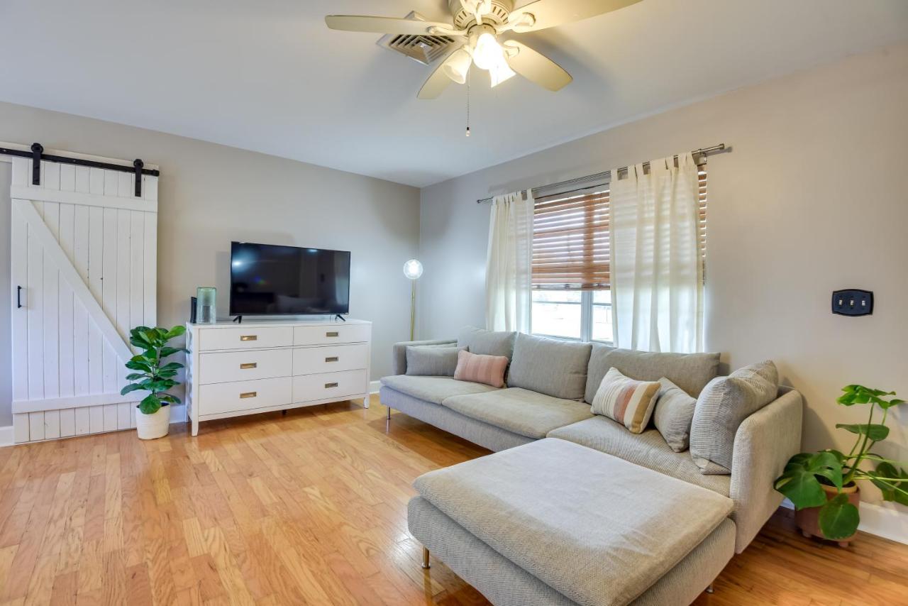 3 Mi to Riverwalk Pet-Friendly Home with Yard! - B&B Palmetto