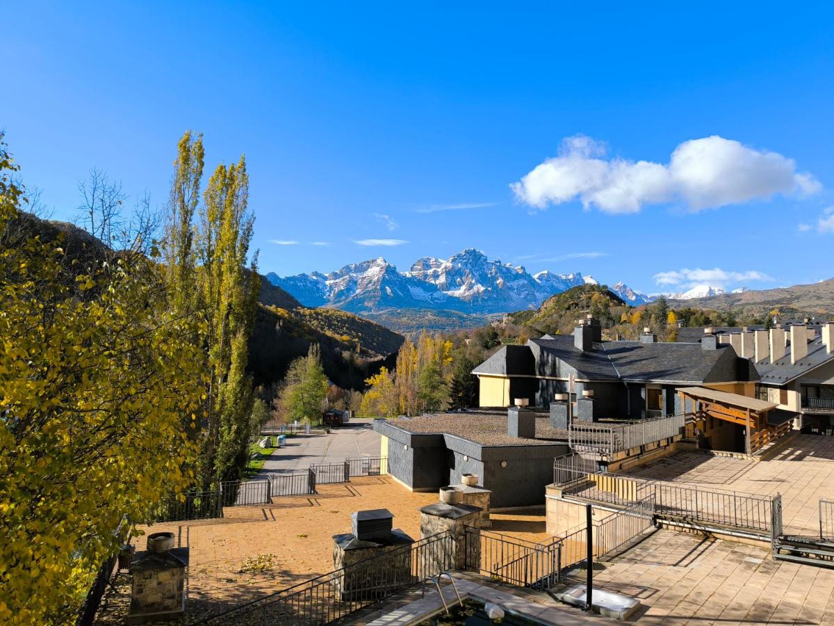Apartamento con maravillosas vistas al lado de la estación - B&B