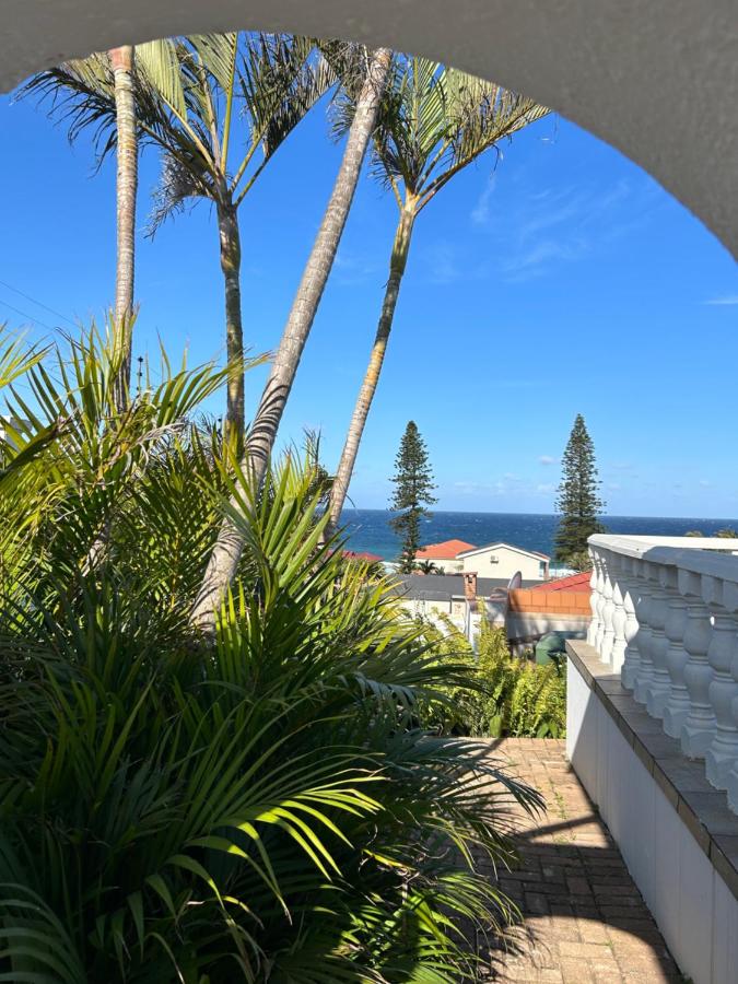 Whispering Waves Self Catering Apartment - B&B Uvongo Beach