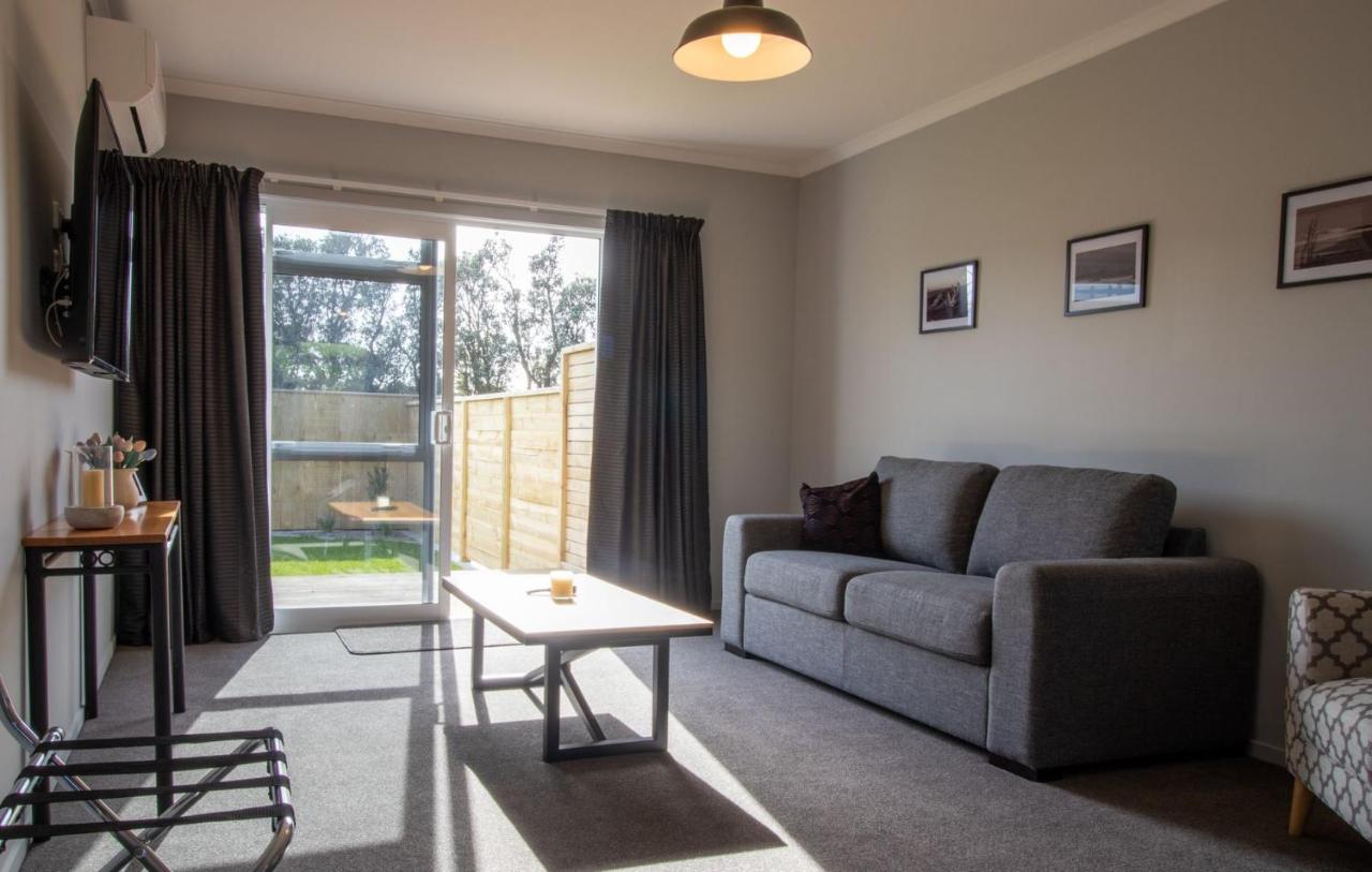 B&B Waitara - The Flight Pad Aisle Seat Pet Friendly - Bed and Breakfast Waitara