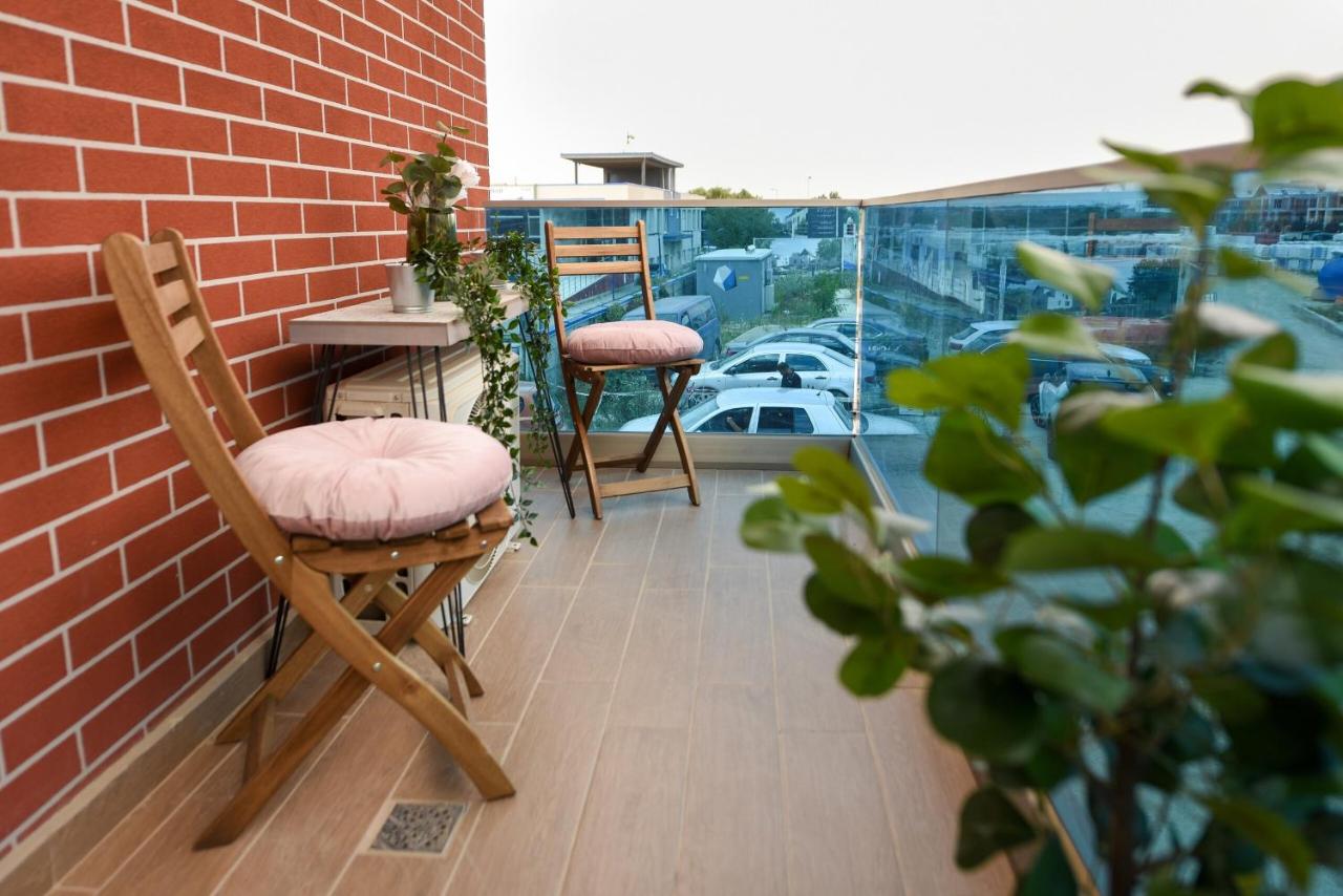 Urban Bliss - Contemporary Elegance in Modern Living Spaces - B&B Voluntari