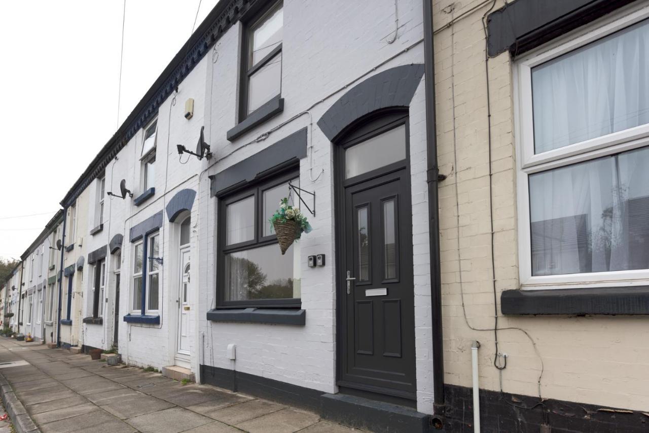Flatzy - Stunning Home by Lark Lane with Pool Table - B&B