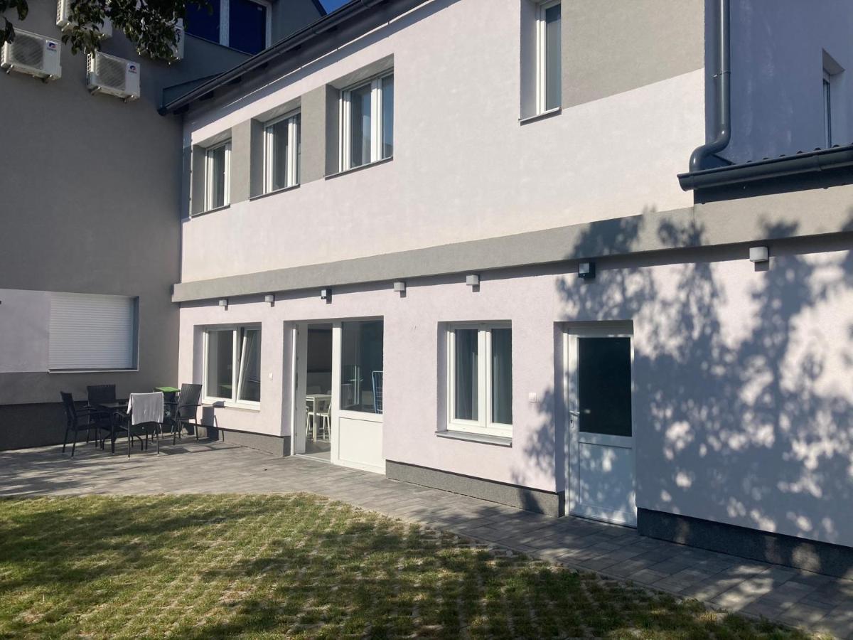 Szürke Juhar Vendégház - Bed and Breakfast