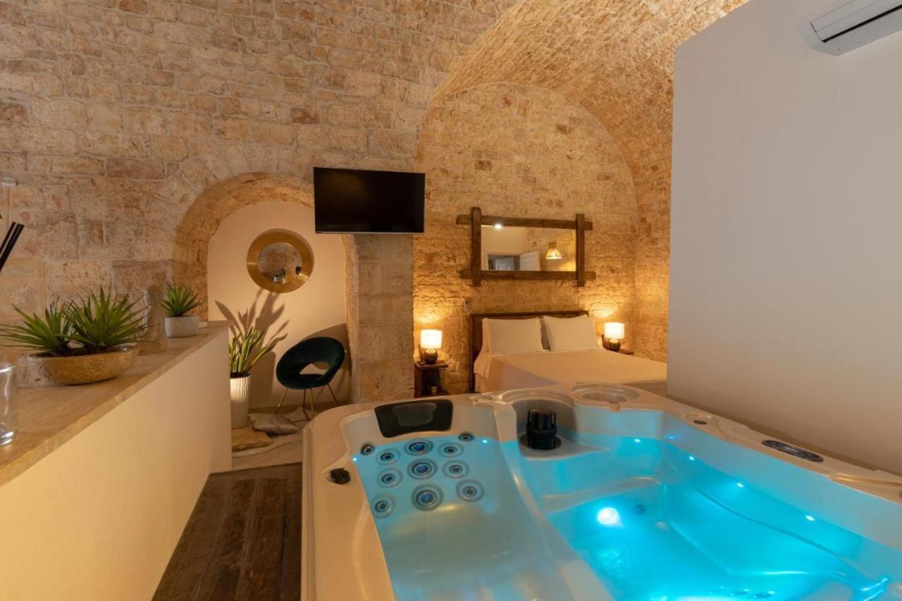 B&B Turi - Mi Casa Luxury Suite - Room with Hydromassage Pool - Bed and Breakfast Turi