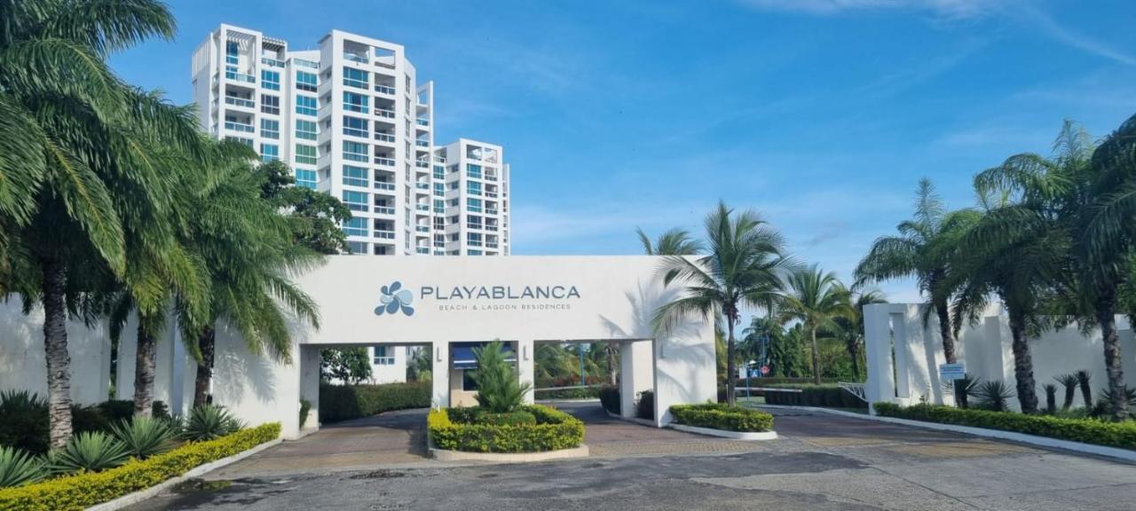 Hermoso estudio con vista al mar en el Town Center de Playa Blanca Panamá - Chambres d'hôtes Río Hato