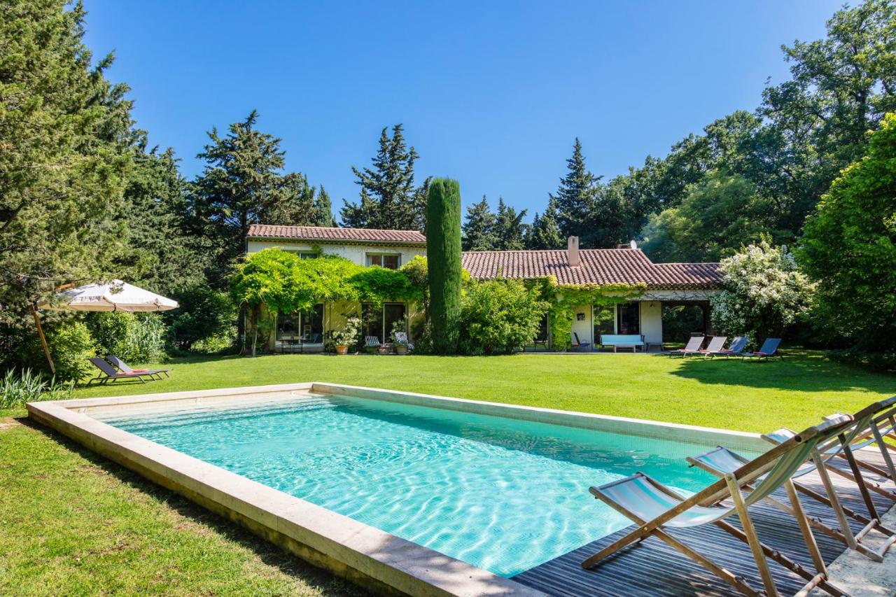 VillaOustal. Parc Arboré 4500 m2. Piscine chauffée. - B&B