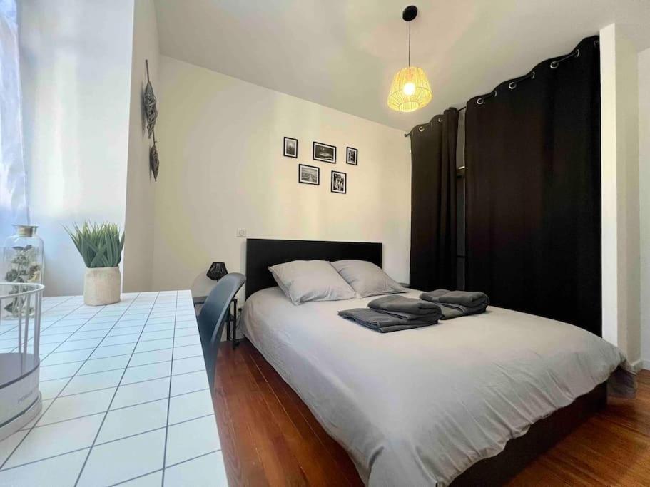 Appartement Climatisé 4 personnes / Centre-ville - B&B