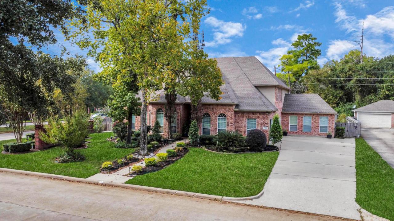 AFRA Home with huge garden Houston, Texas - B&B Houston