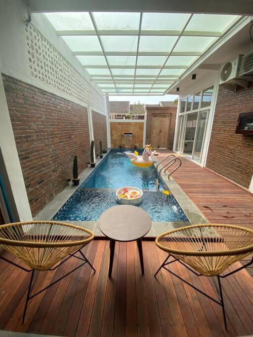 Emka Villa Traditional Minimalist - Bed and Breakfast