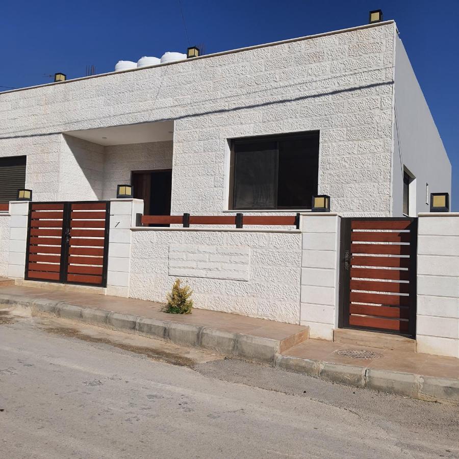 Stay in the heart of Madaba - B&B