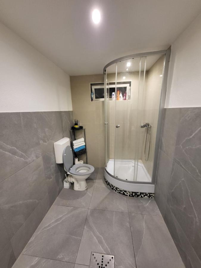 Moderne 2 Zimmer Wohnung nähe Frankfurt - Chambres d’hôtes Bürgel