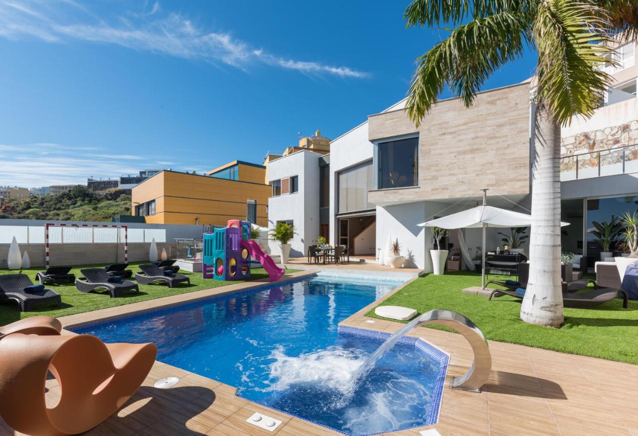 B&B Santa Cruz de Tenerife - HomeForGuest Villa with Sea Views, Spa, Pool, Gym, Cinema and ProAudio - Bed and Breakfast Santa Cruz de Tenerife