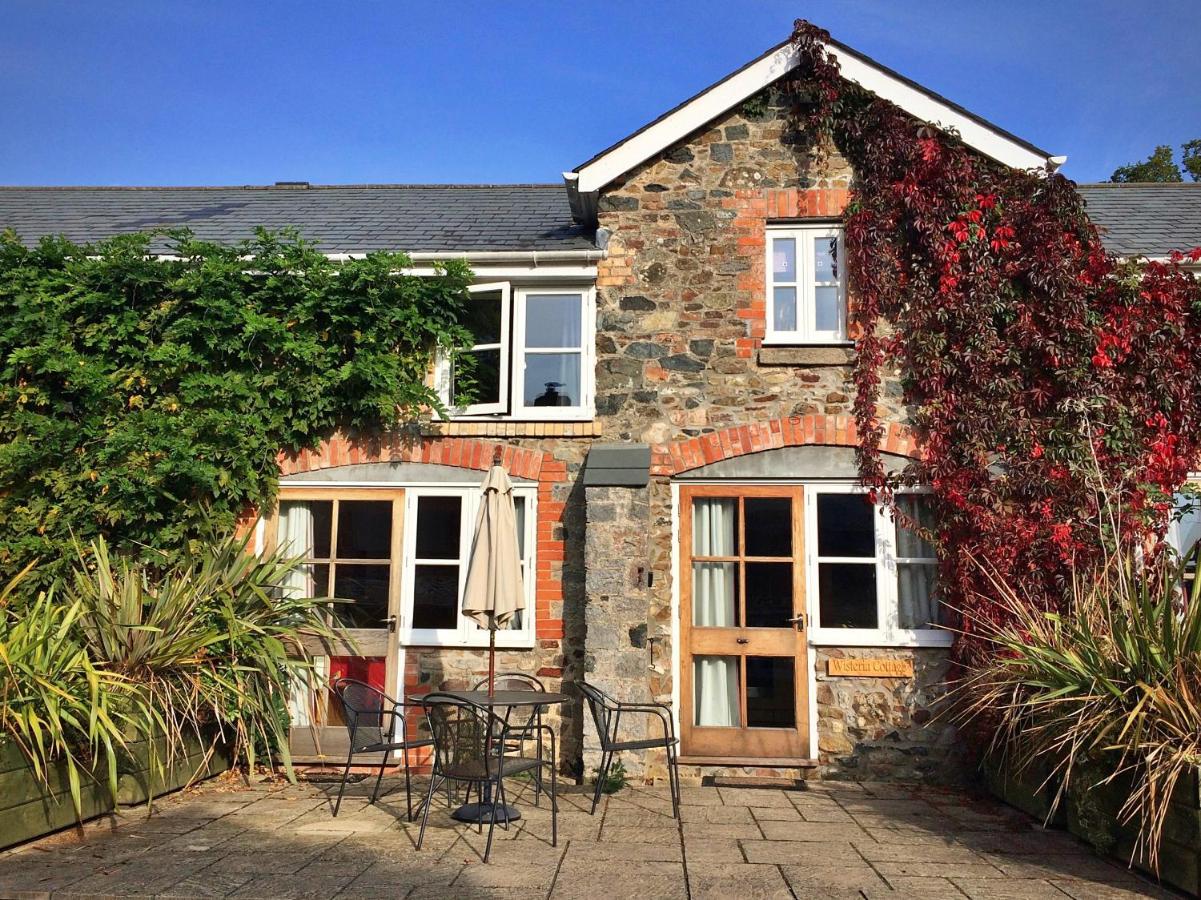 Finest Retreats - Little Dunley - Wisteria Cottage - B&B