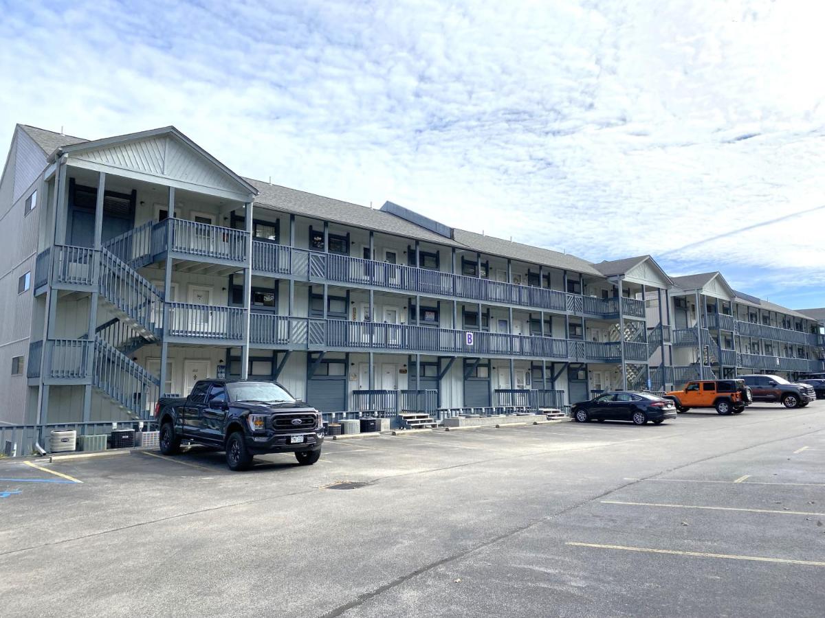 B Lakefront! Remodeled, Boat Slip, Patio Views, Pool, Boat Ramp, WIFI - B&B