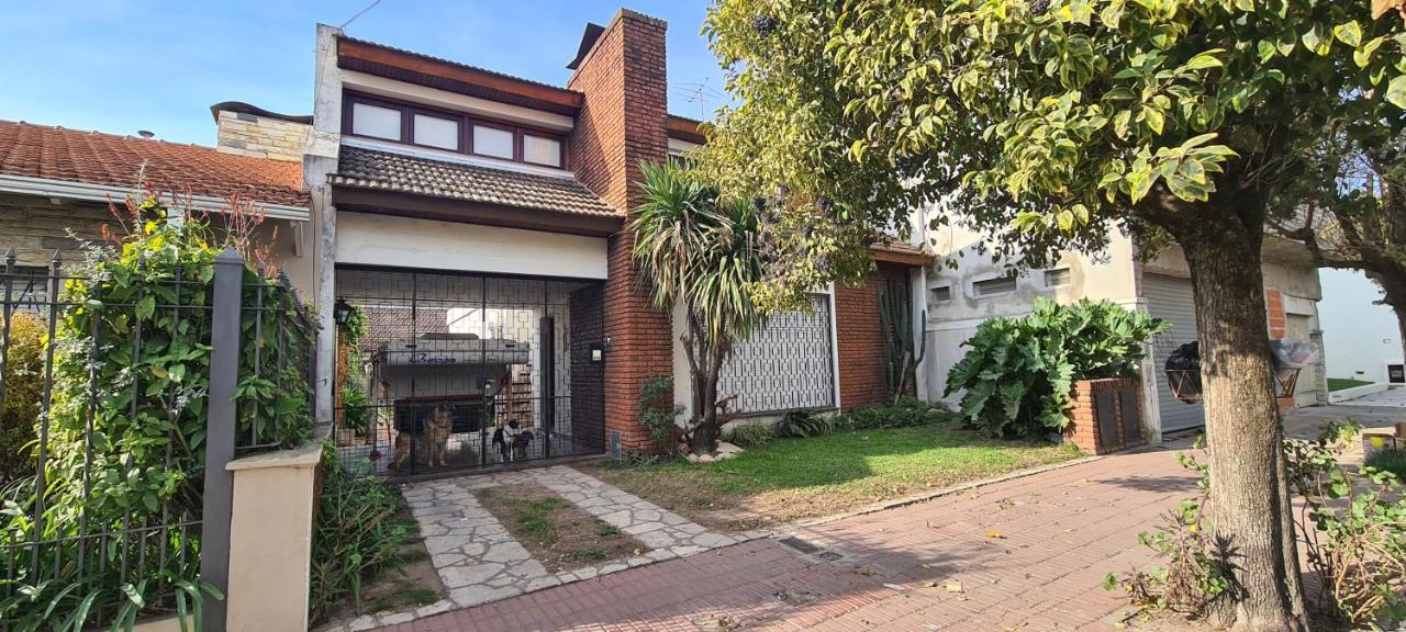 Casa 5 personas. Calle principal Cañuelas - B&B Cañuelas
