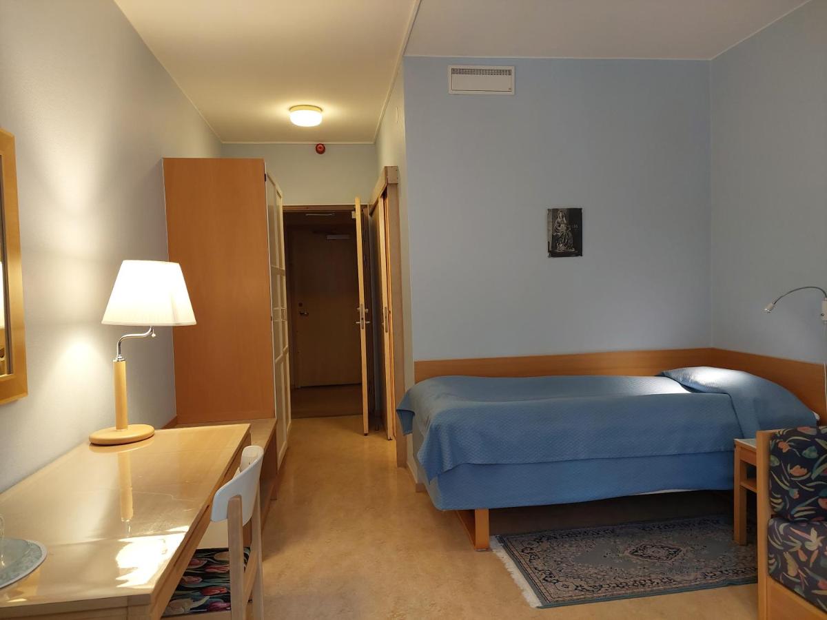 Single Room with Private Bathroom