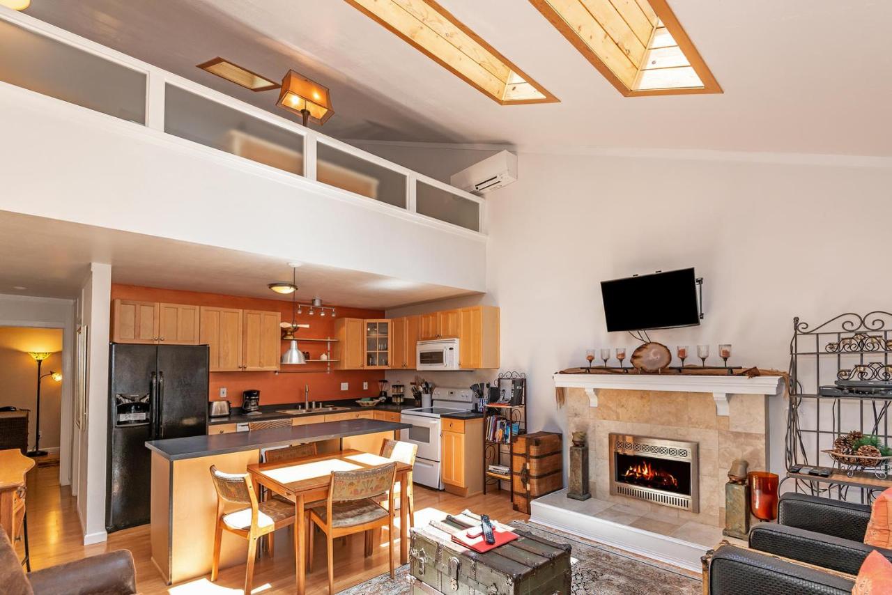 1 Alpine Terrace-renovated condo private hot tub - Chambres d'hôtes Incline Village