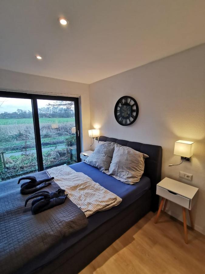 B&B Wilhelmshaven - Tiny Home mit Panoramaterrasse - Ausblick ins Grüne inklusive - Bed and Breakfast Wilhelmshaven