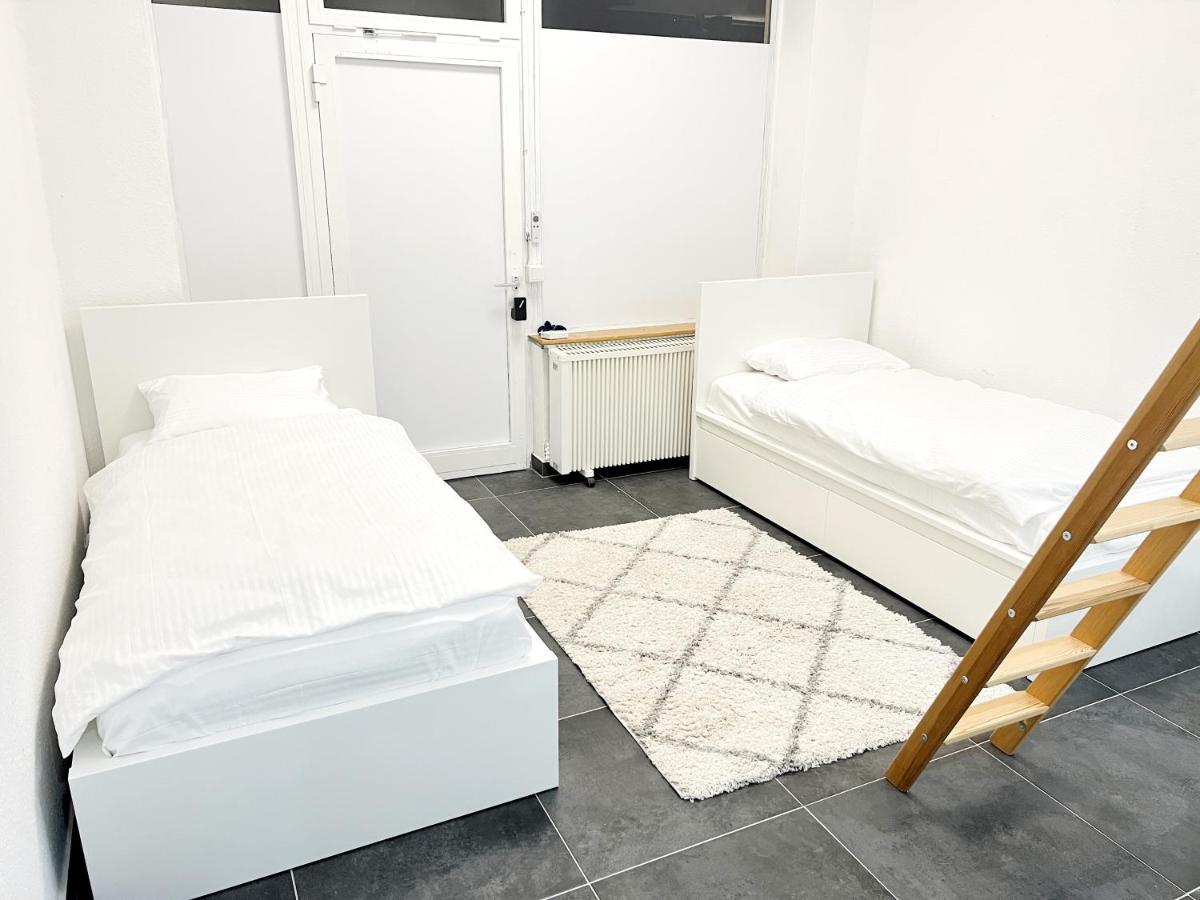 B&B Walluf - Wohnung alleinige Nutzung 30qm 4 Schlafplätze Wiesbaden - Bed and Breakfast Walluf