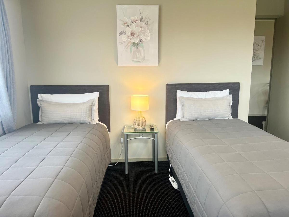 Premier One-Bedroom Suite with Spa Bath