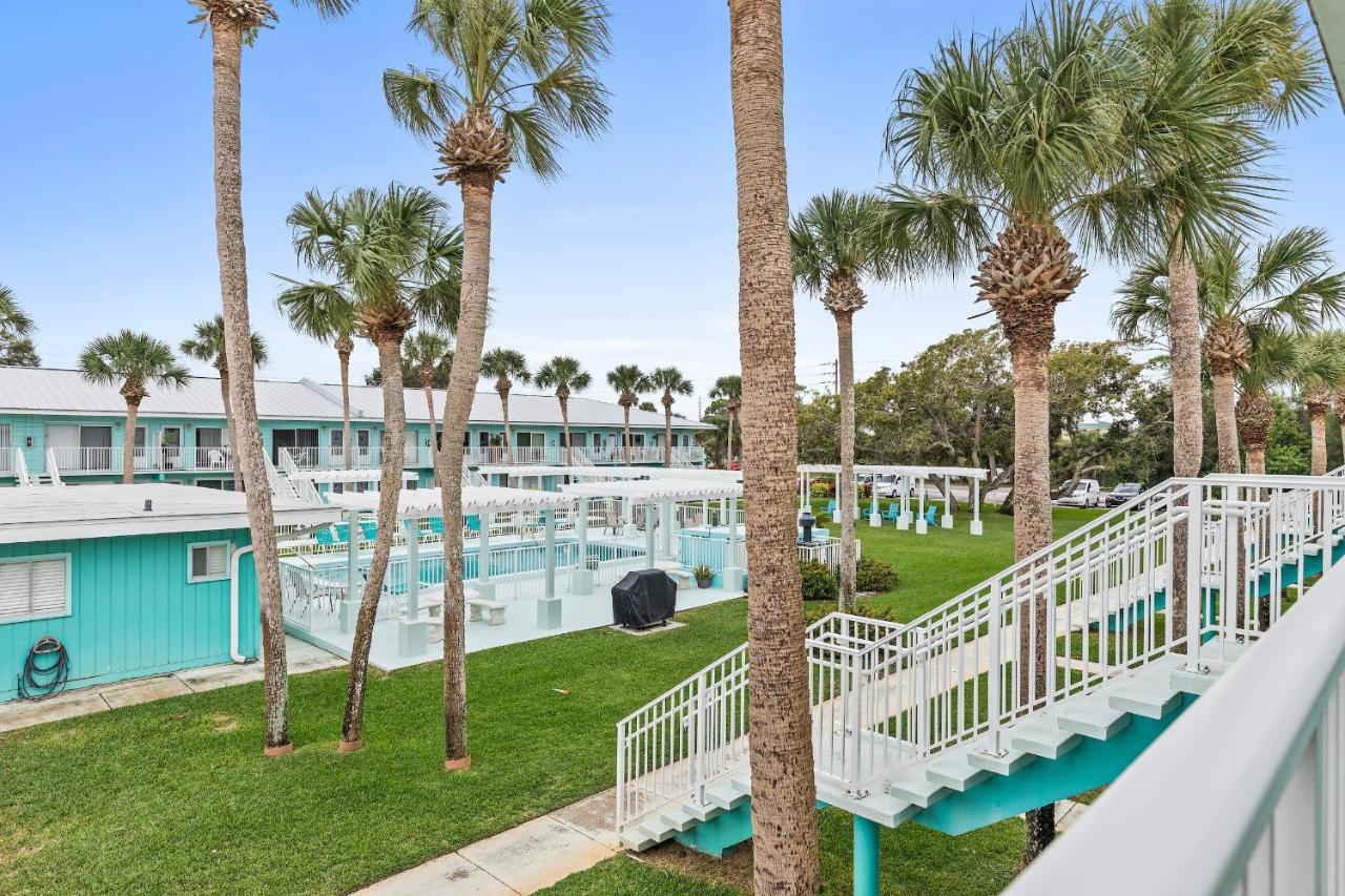 B&B New Smyrna Beach - Coronado Arms Condominiums B-18 - Bed and Breakfast New Smyrna Beach