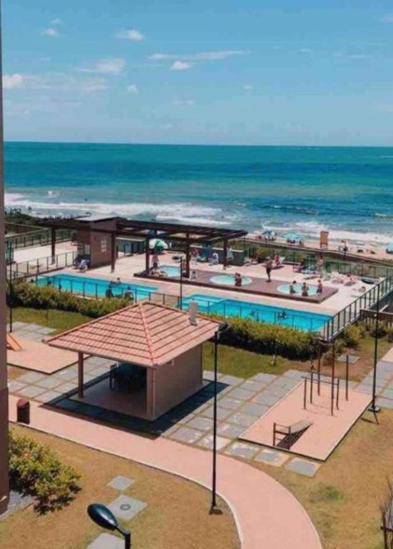 Apê pé na areia com vista mar e próximo ao Beto Carrero - Condomínio Vila Açoriana - Bed and Breakfast Barra Velha