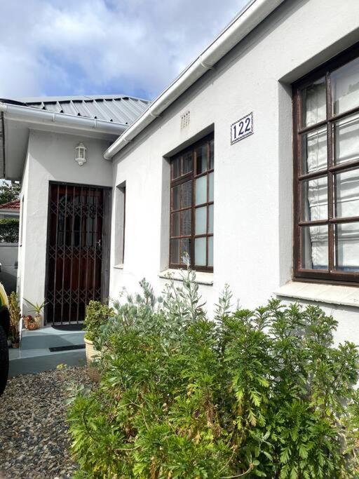 Milner Cottage: Digital Nomad Oasis - B&B