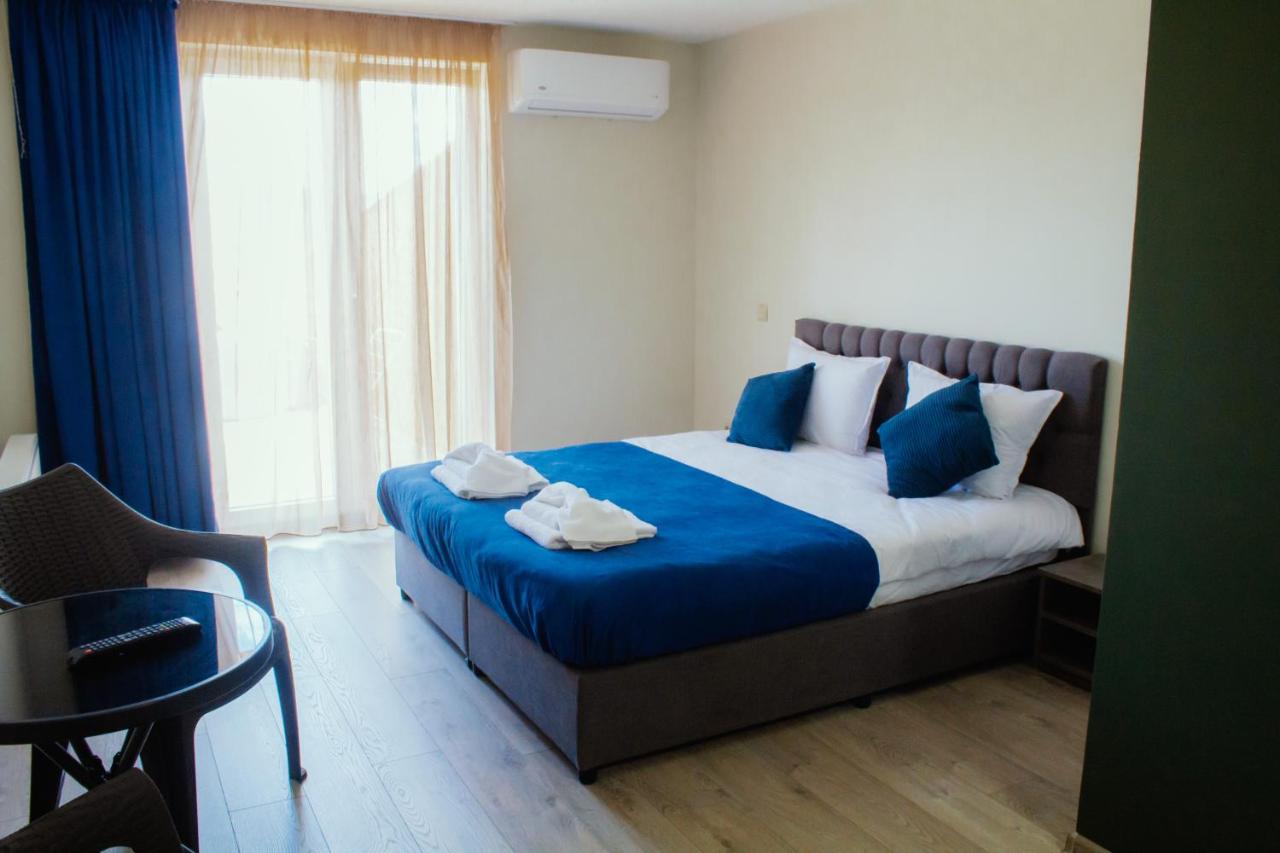 Camera Matrimoniale/Doppia con Letti Singoli con Terrazza