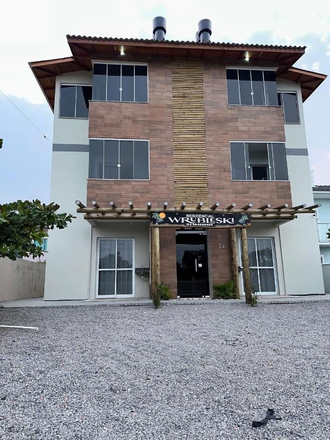 Apartamentos pinheira - B&B Pinheira