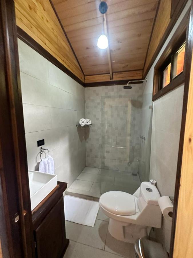Entre Árboles Lodge - Bed and Breakfast San Gerardo de Dota