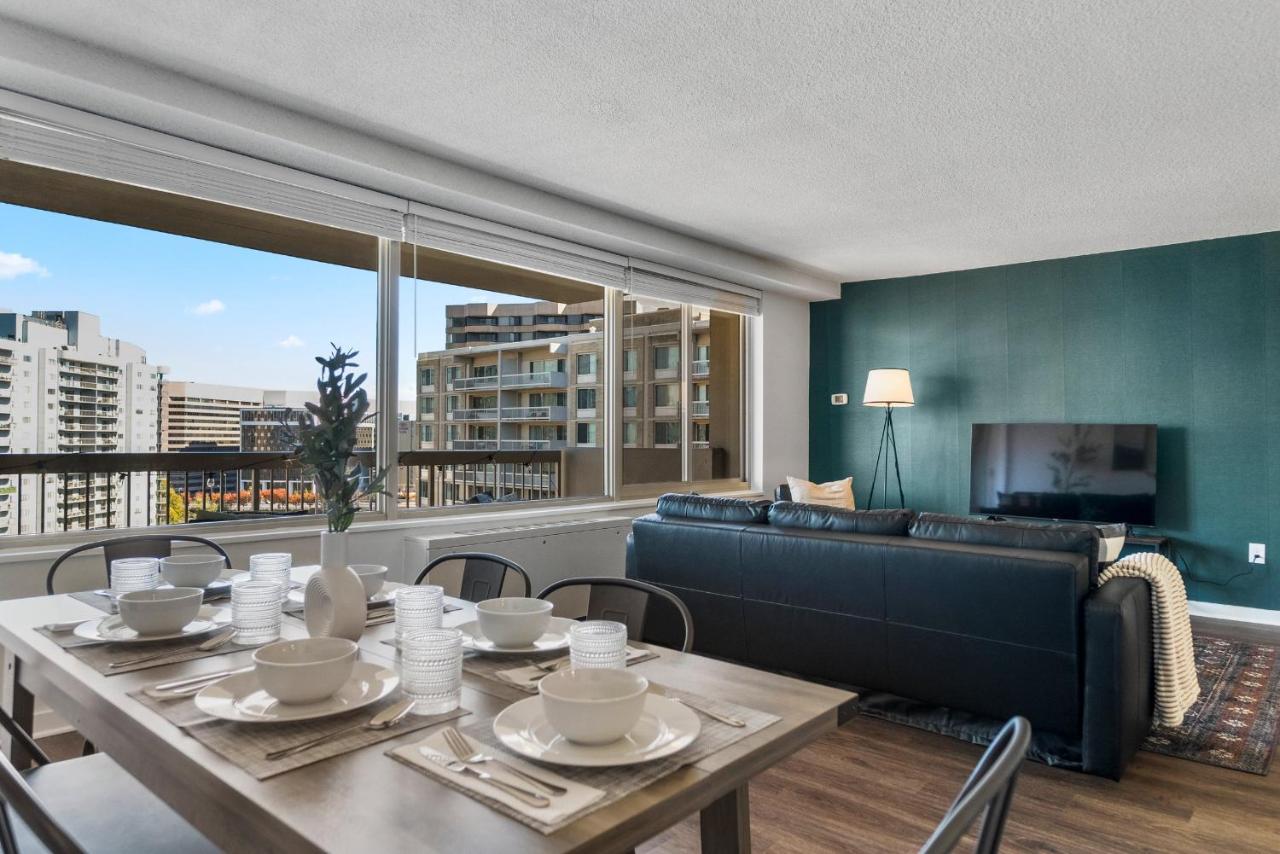 UrbanDelight Crystal City Mins to DC Free Parking - B&B Arlington