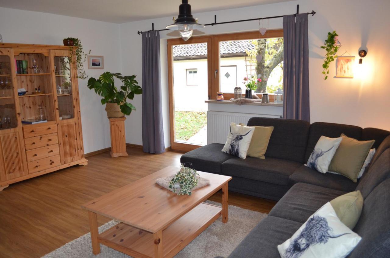 Vier-Zimmer-Wohnung mit Garten zwischen Salzburg und Königssee - B&B