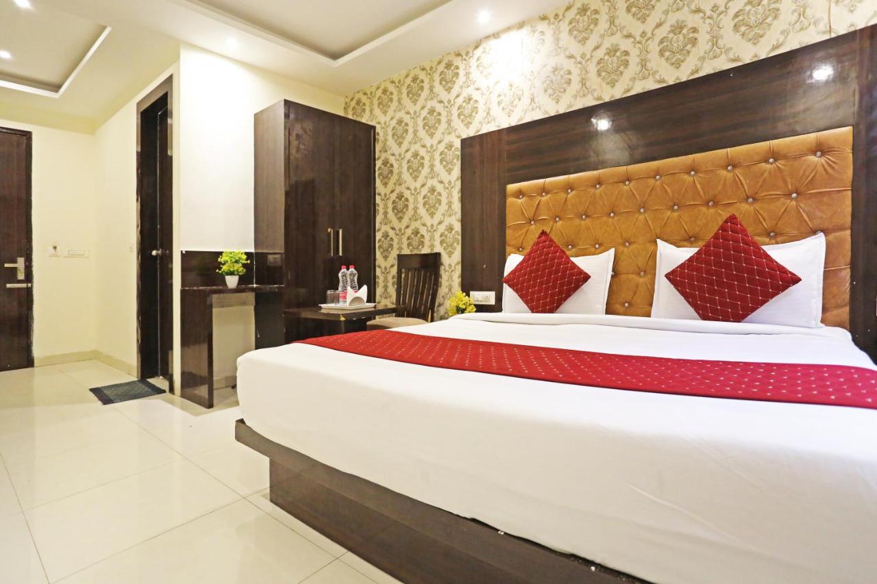 B&B New Delhi - Iconic Stay Delhi Airport - Bed and Breakfast New Delhi