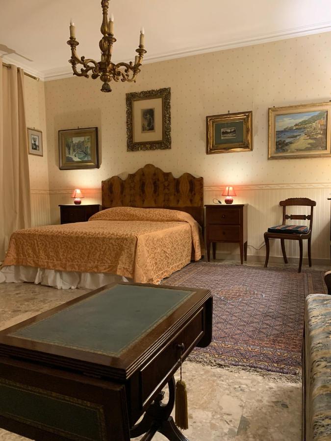 Domus Diocleziano - Bed and Breakfast Napels