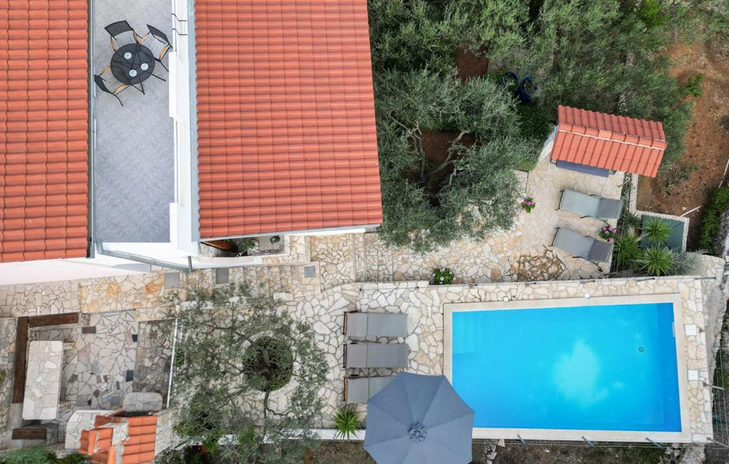 Holiday house Stupalo- with private pool, both floors air-conditioned - Chambres d’hôtes Rukavac