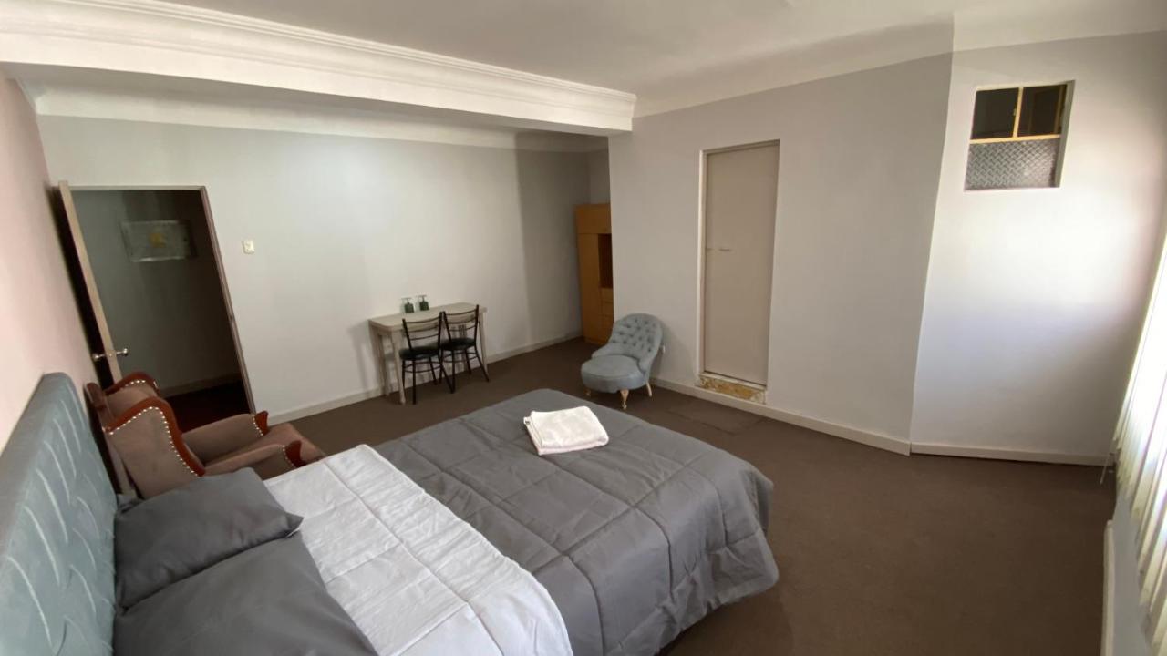 Doppelzimmer mit Balkon