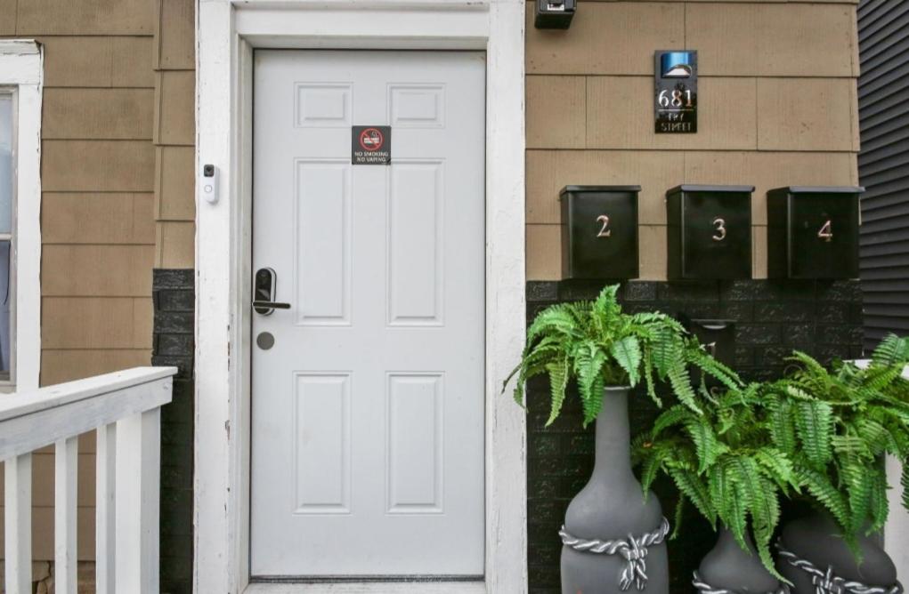 St Paul Fry Street Den Suite#1 - Ferienwohnung Saint Paul