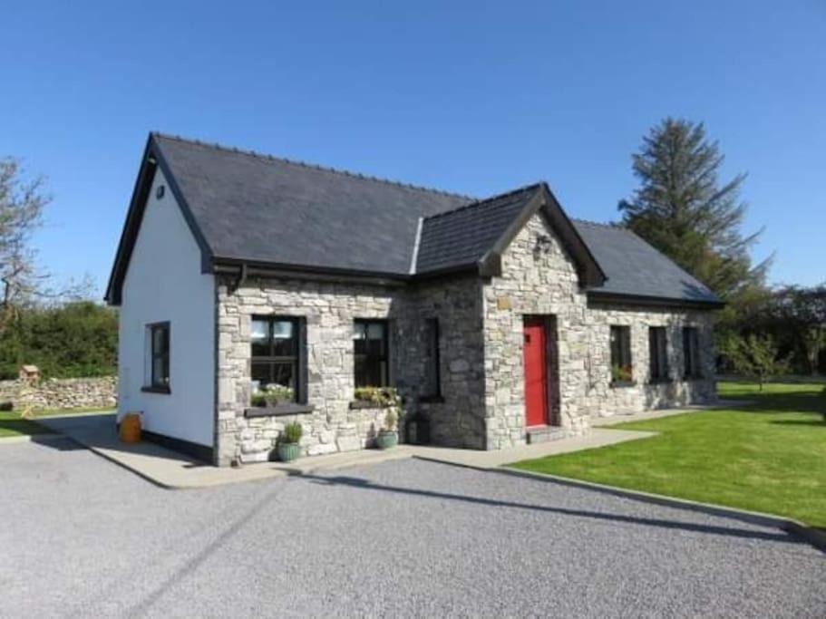 B&B Galway - Beautiful Home near Lough Corrib - Bed and Breakfast Galway